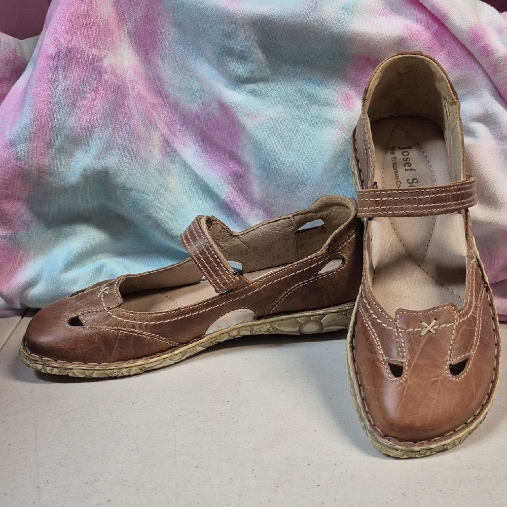 Josef Seibel Size 40 Tan Mary Jane Flat - NWOT